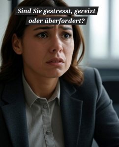 gestresst wirkende Frau im Business-Outfit